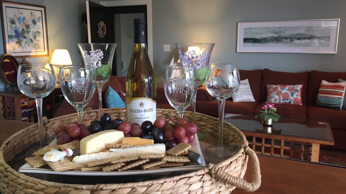 North Shore Condo | Bernard's Landing! Relax at Bernard's Rendezvous!