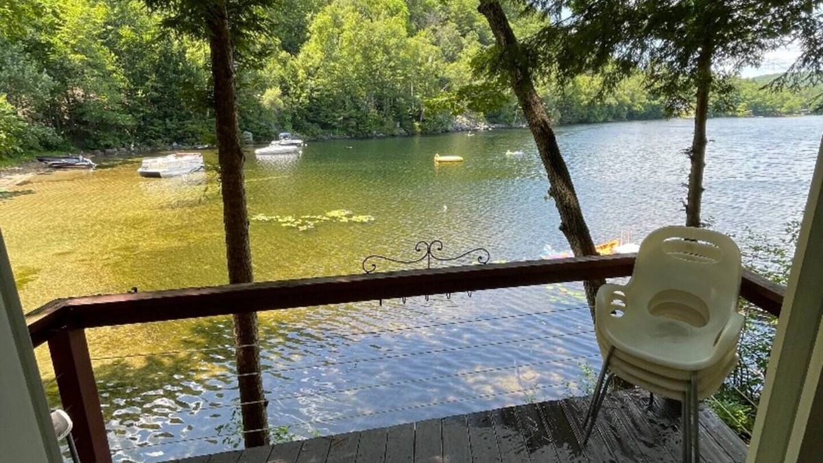 Winona House | Berta's Lake Front Cottage on Winona Lake!