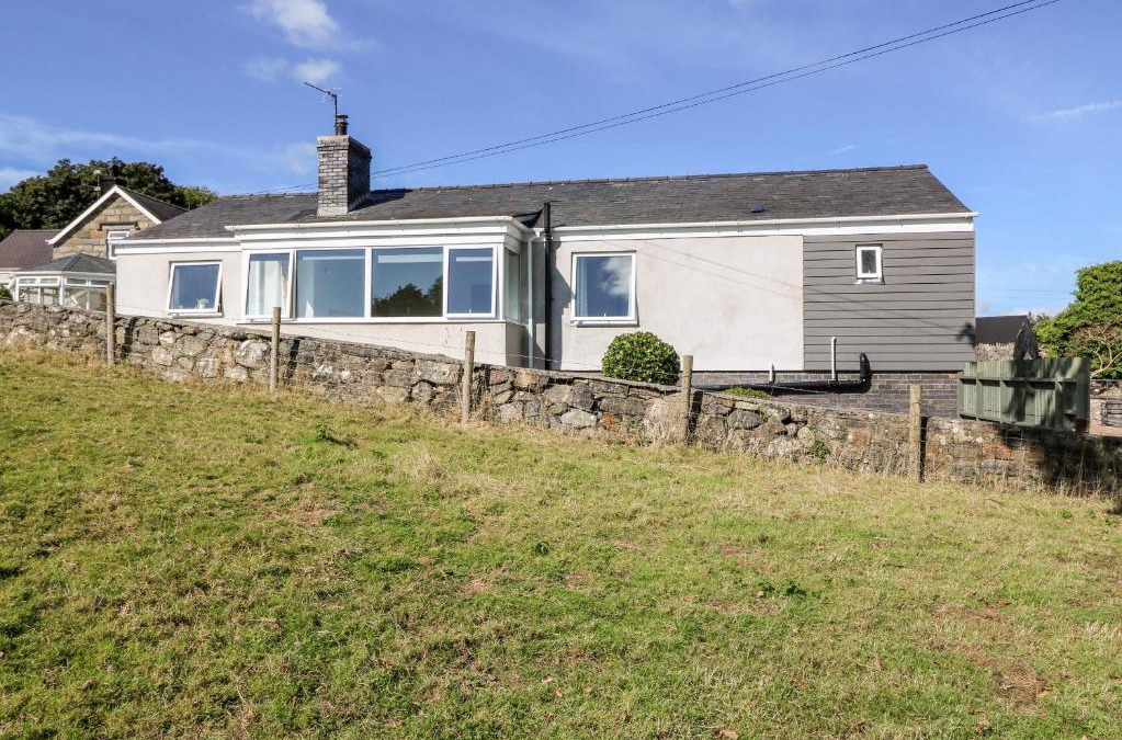 Chwilog House | Berth