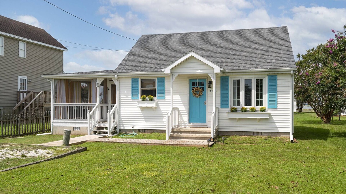 Chincoteague House | Bertie Street Cottage on Chincoteague Island!