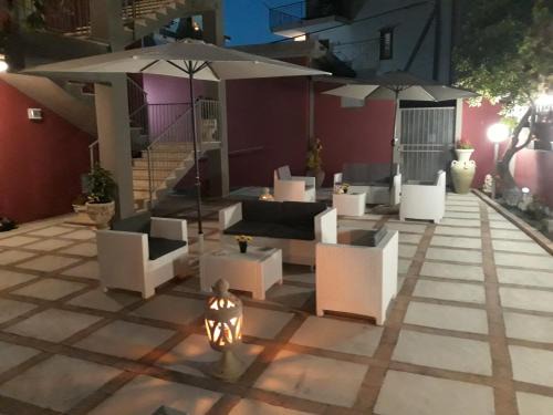 Santa Maria del Cedro House | besarooms