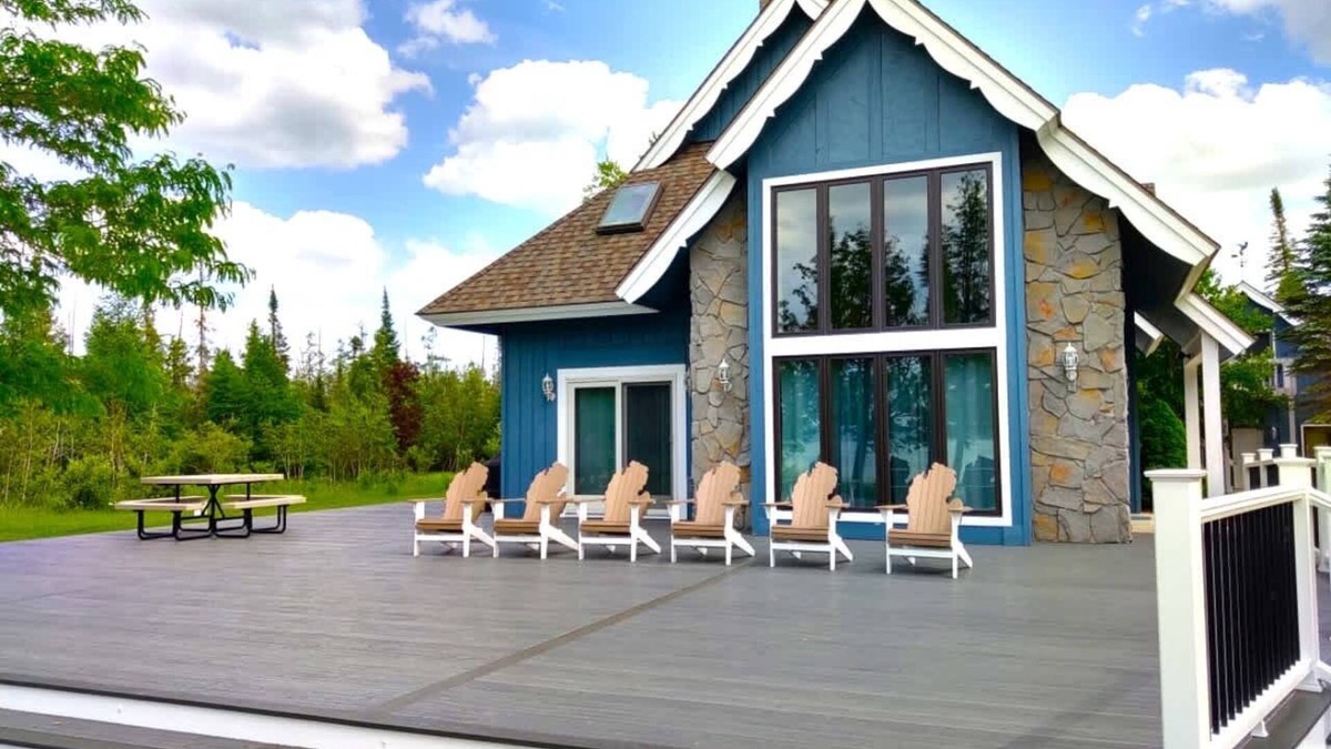 Bellaire House | Beside Quiet Waters S