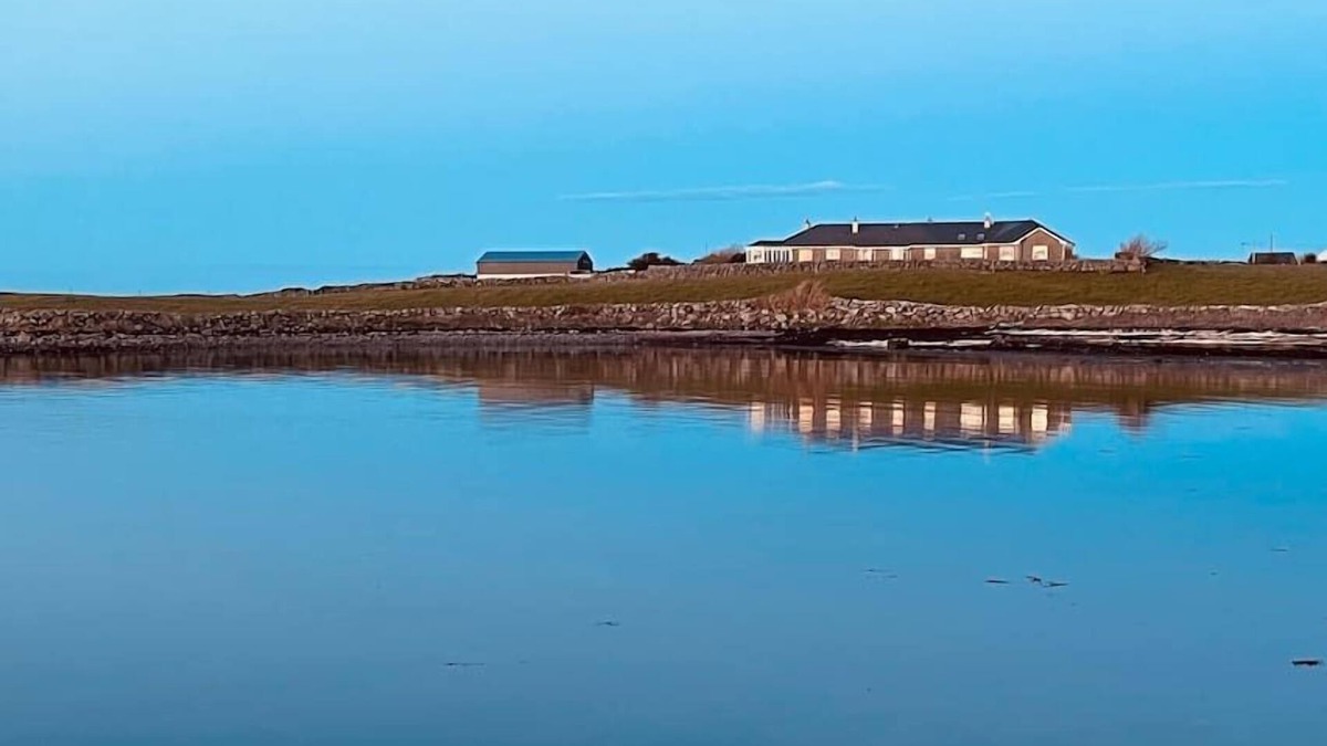 Ballinderreen House | Beside-The-Tide Luxury on the Sea Near Kinvara!