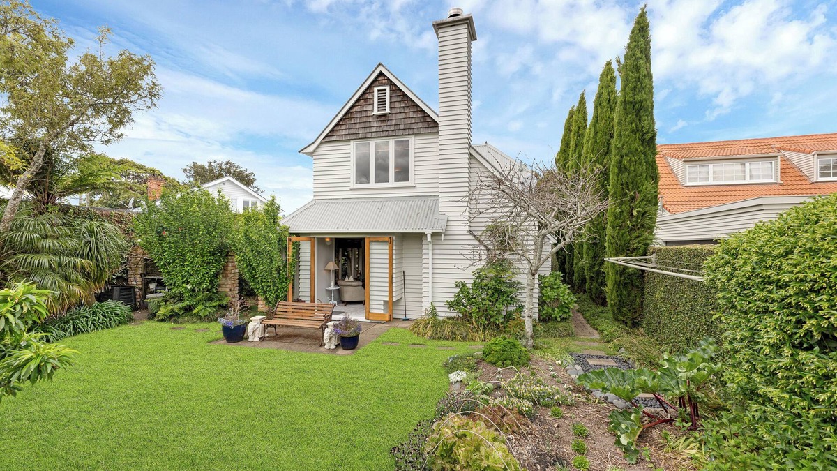Devonport House | Bespoke Stays - Elegant Escape