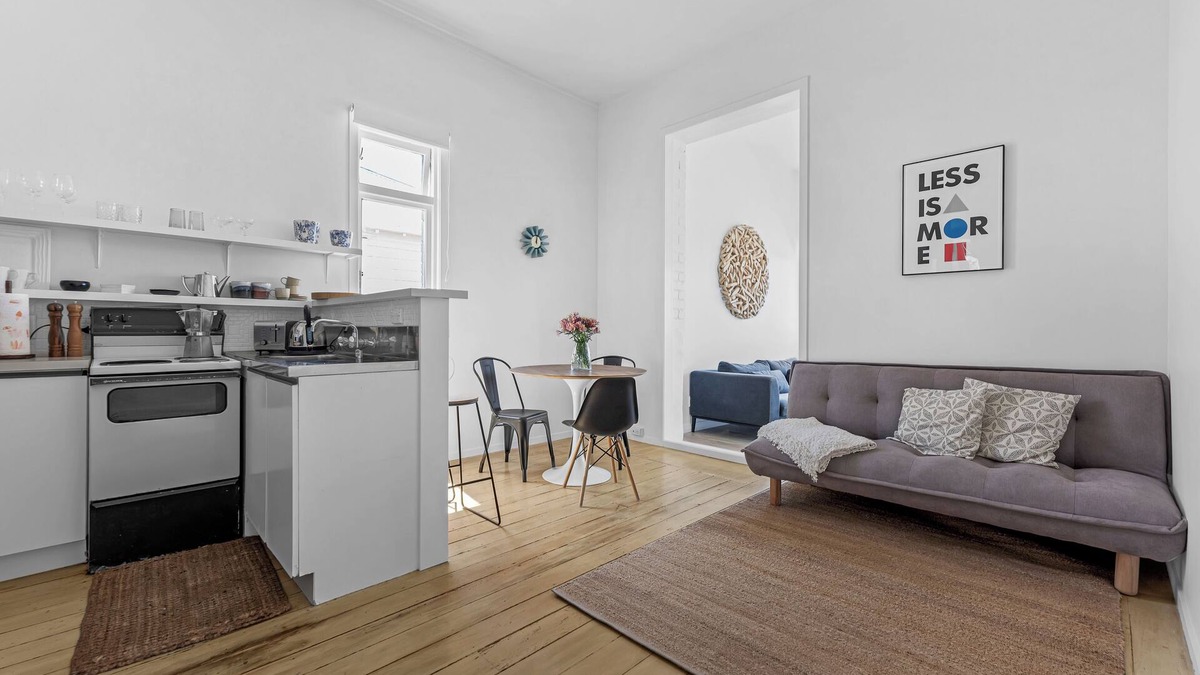 Stanley Point Apartment | Bespoke Stays - Rustic Stanley Bay Apartment