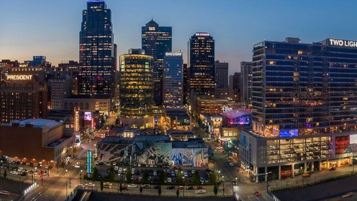 Financial District Apartment | ✪ Best Apartment in Downtown Kansas City ✪