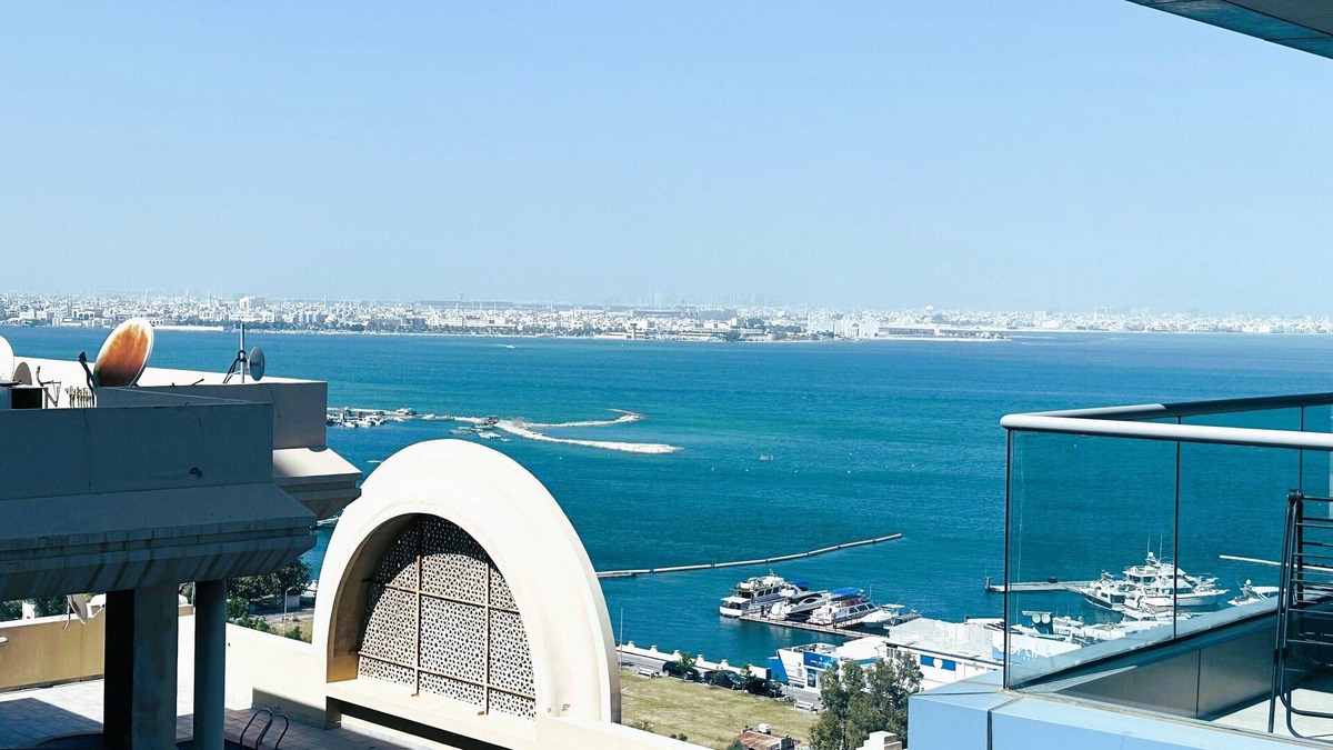 Al Hoora Apartment | Best Apartment, Swimming Pool + Sauna + Gym + Full Kitchen + WIFI