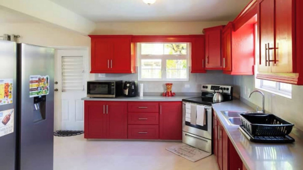 Ridgeway Apartment | Best E Villas St Silas St James. Spacious 3 Bedroom Town House near Golf Course.