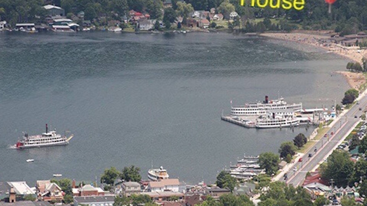 Lake George House | Best family vaca location! Spacious 4 bedroom alongside Million Dollar Beach