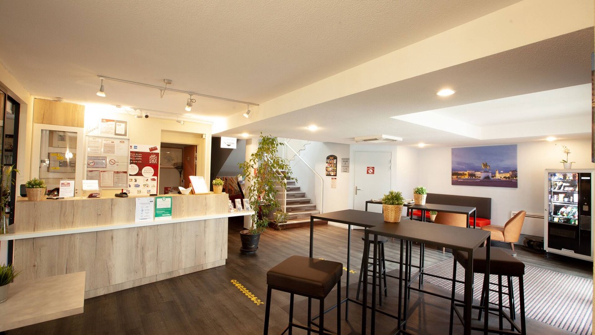 Porte Des Alpes - Mi Plaine - Manissieux Hotel | Best Hotel Lyon St Priest