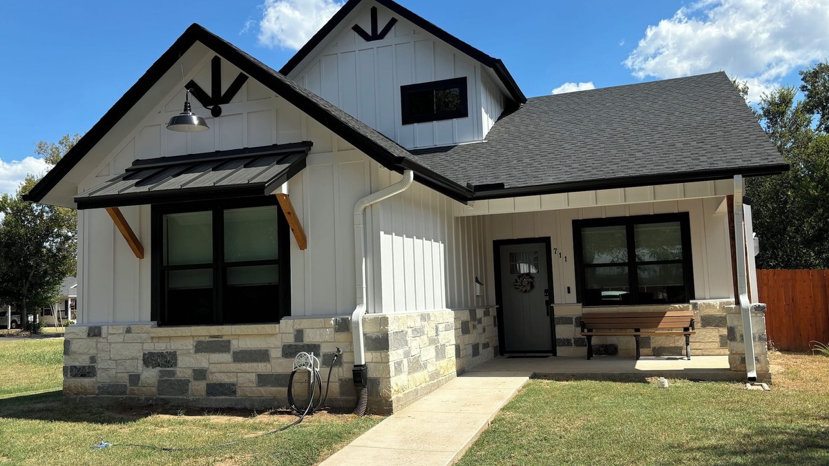 Bastrop House | Best Little Farmhouse in Bastrop