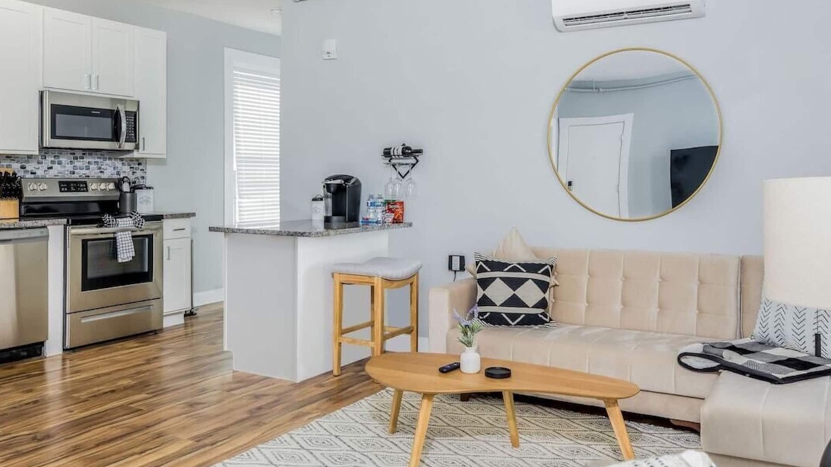 Downtown Wilmington Apartment | Best Location & Free Parking