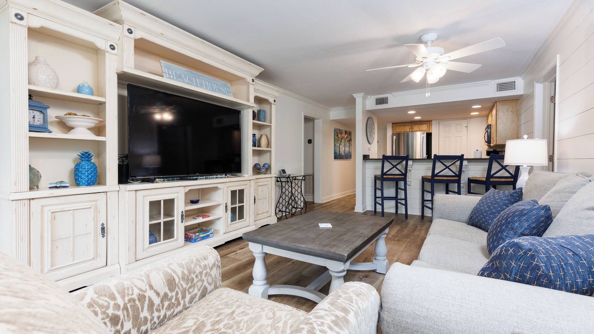 Biloxi Condo | Best location in Biloxi… Short walk to the beach, casino, dining, and coliseum!