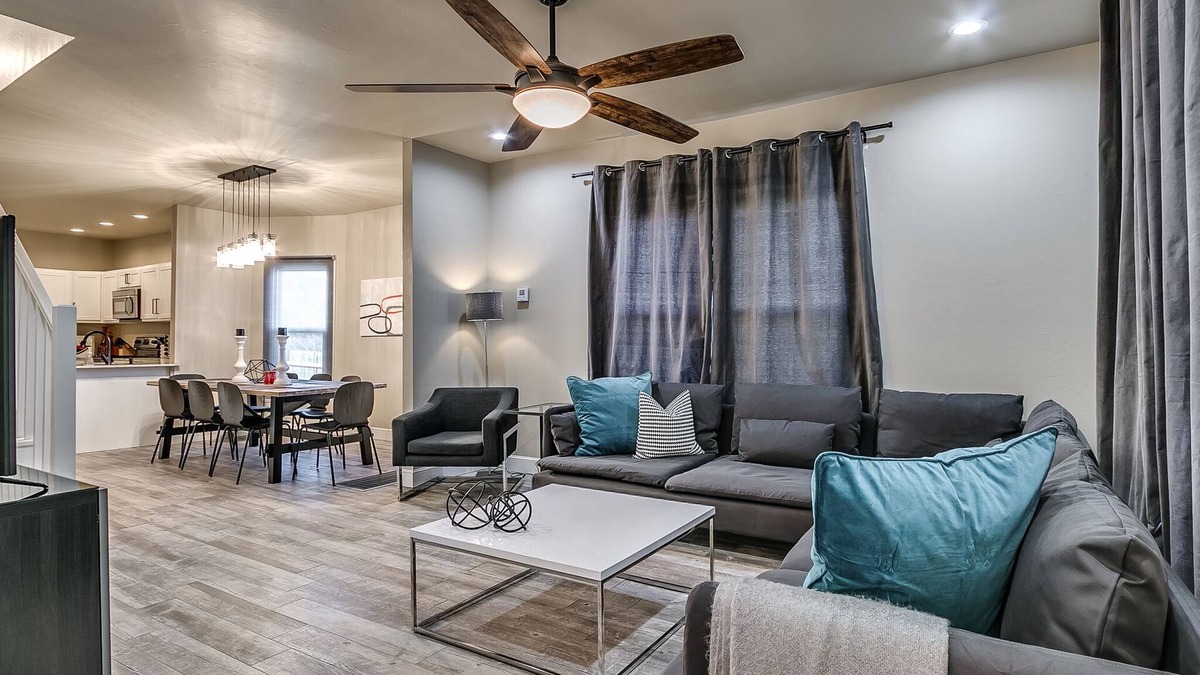 Central Oklahoma City House | *BEST LOCATION IN HEART OF OKC* Completely Renovated 4Bed/2.5Bath