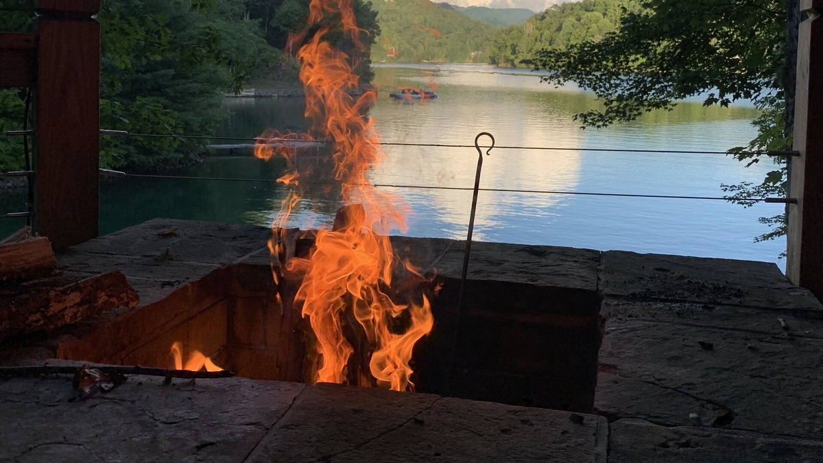 Topton Cabin | BEST LOCATION ON THE LAKE. STUNNING VIEWS FROM EVERY ROOM; RIGHT ON THE WATER.