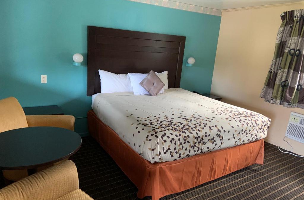 Reynolds Corners Hotel | Best Motel