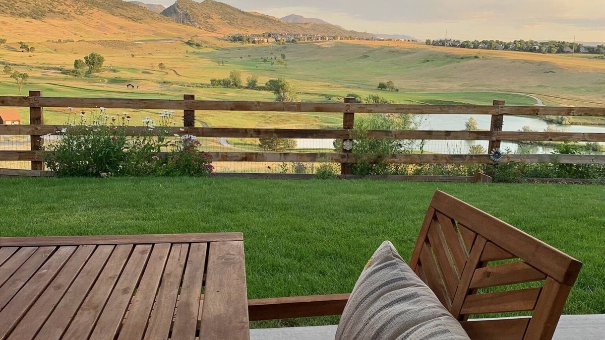 Ken Caryl Ranch North Plains House | Best of CO outdoor adventures! Private room for travel nurses/remote workers