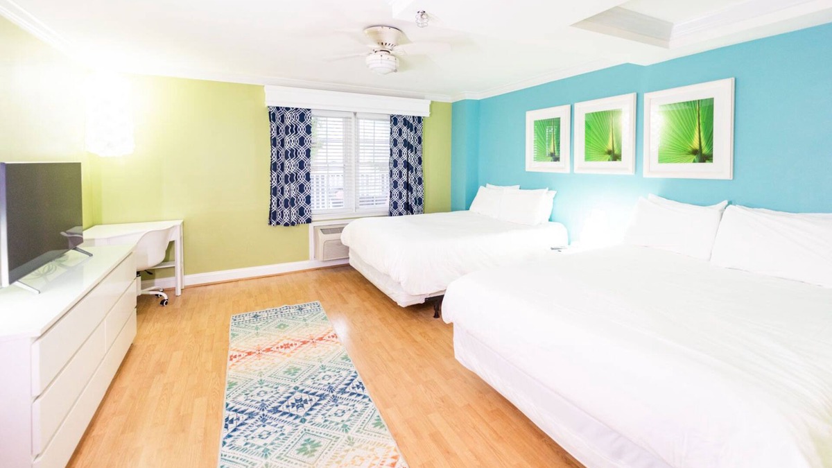 Rehoboth Beach Hotel | Best of Delaware - Two QUEEN Beds - Pet Friendly-Walk to Beach-Pool-Hot tub