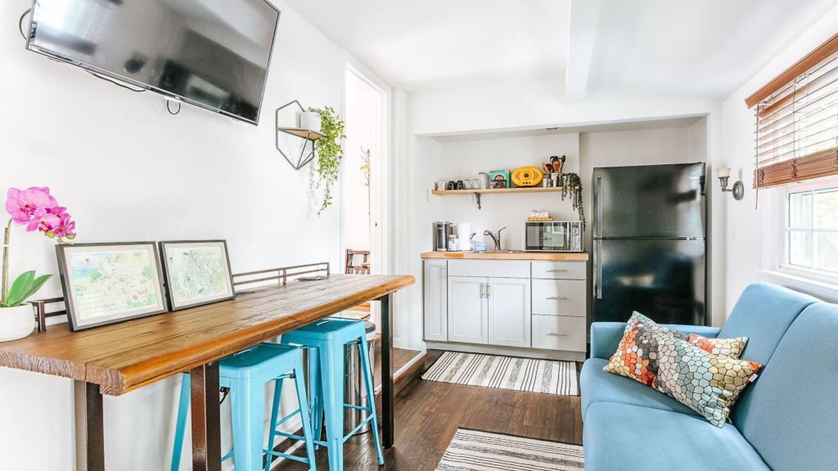 North Downtown House | Best of Downtown and Belmont in cozy unique 2BD! Walk everywhere!