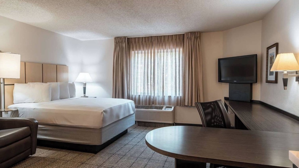 Park Central Hotel | Best Place to Stay in Richardson! Free Parking, Pets Allowed