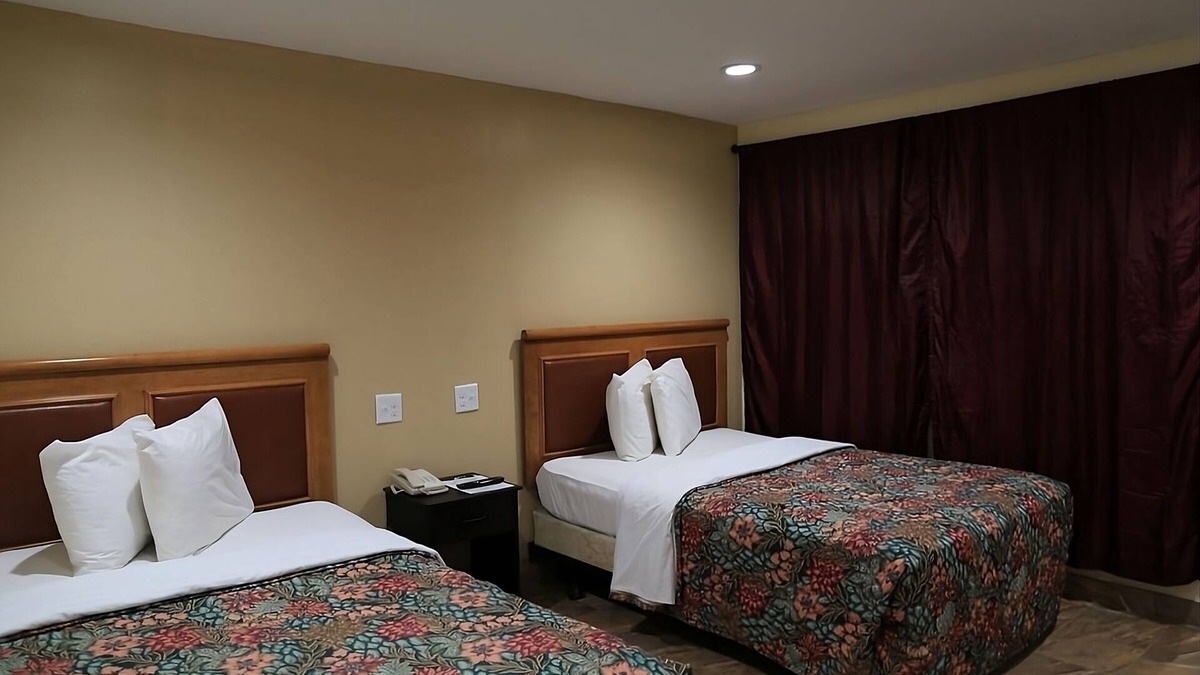 Beeville House | Best Place to Stay in Texas! 4 Convenient Units, Pets Allowed, Free Parking