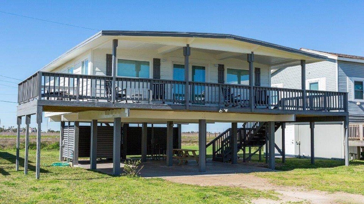Bermuda Beach House | Best porch in the neighborhood!