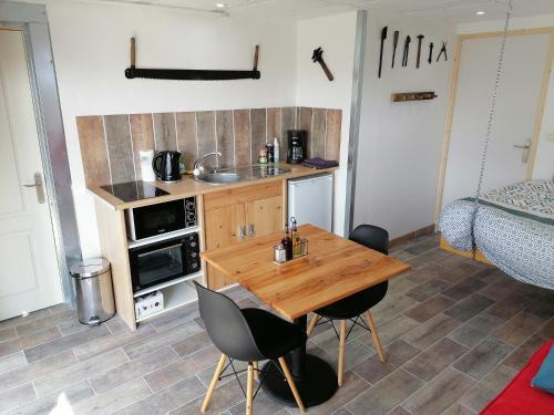 Orchamps-Vennes Apartment | Best Price #2 "L'ATELIER" x5 people