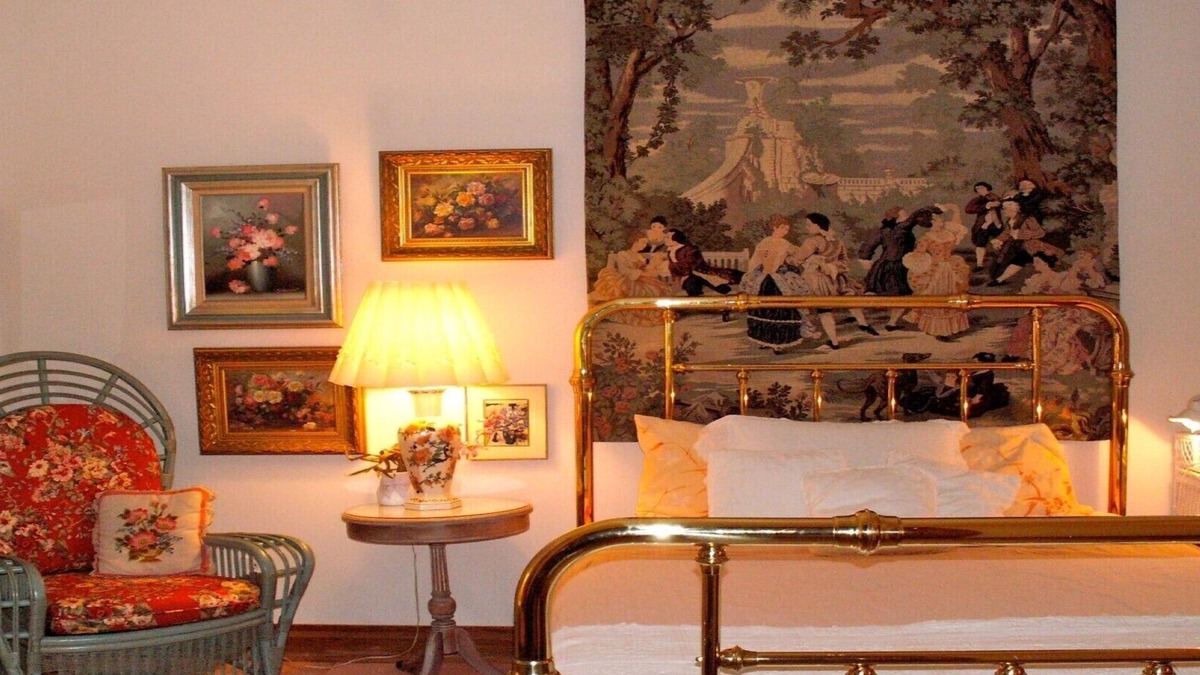 Harbor Springs House | 🌞Best Price in this Location🌞Views of Park with public beach & Church