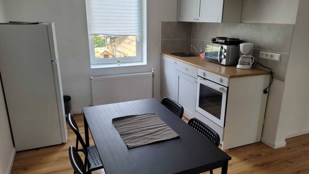 Altenburg Condo | Best price per month, flat for 5, 30 minutes to Leipzig