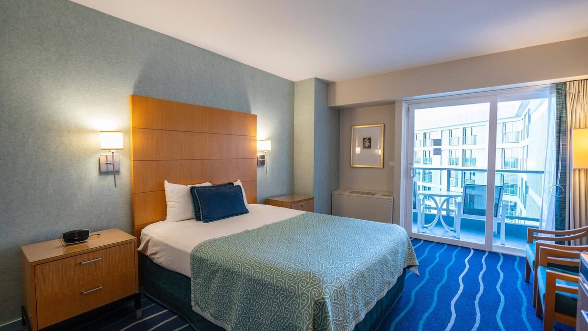 Ala Moana Condo | BEST RATE! ADA Studio Ala Moana Condominium (AH01)