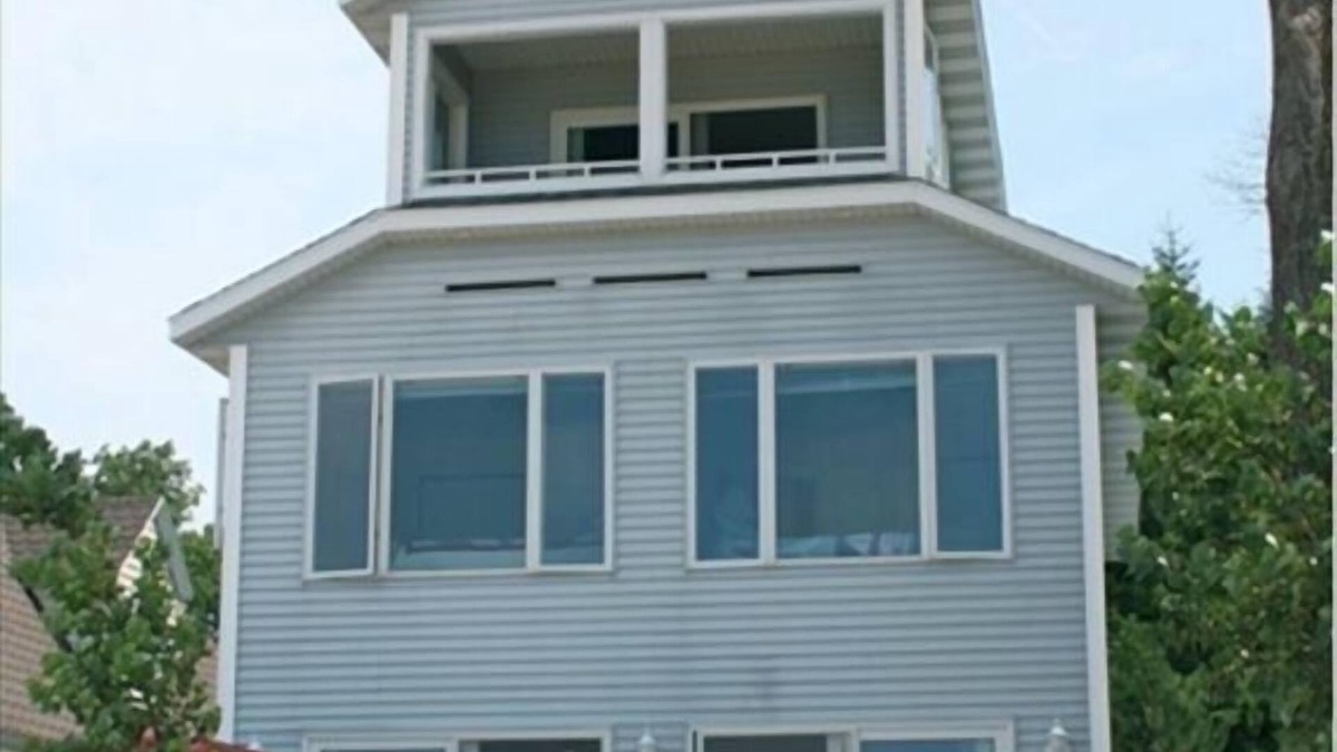Macatawa House | Best Rental Cottage in Lake Macatawa! Perfect for families