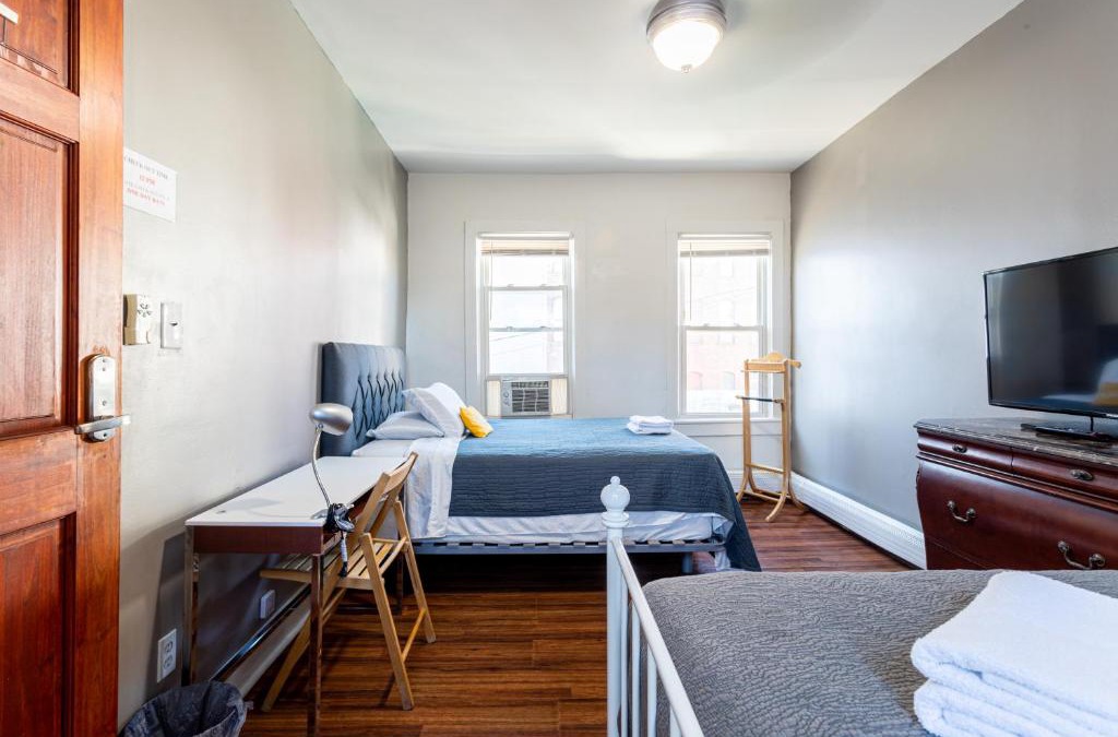 Ironbound District House | Best Room To Visit NYC-Subway Access