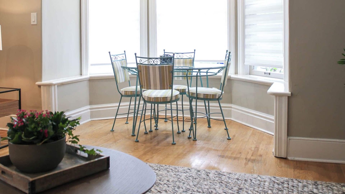 Guelph Bed & Breakfast | Best short term rental in Guelph, Ontario ! Carriage House @ Lornewood Mansion
