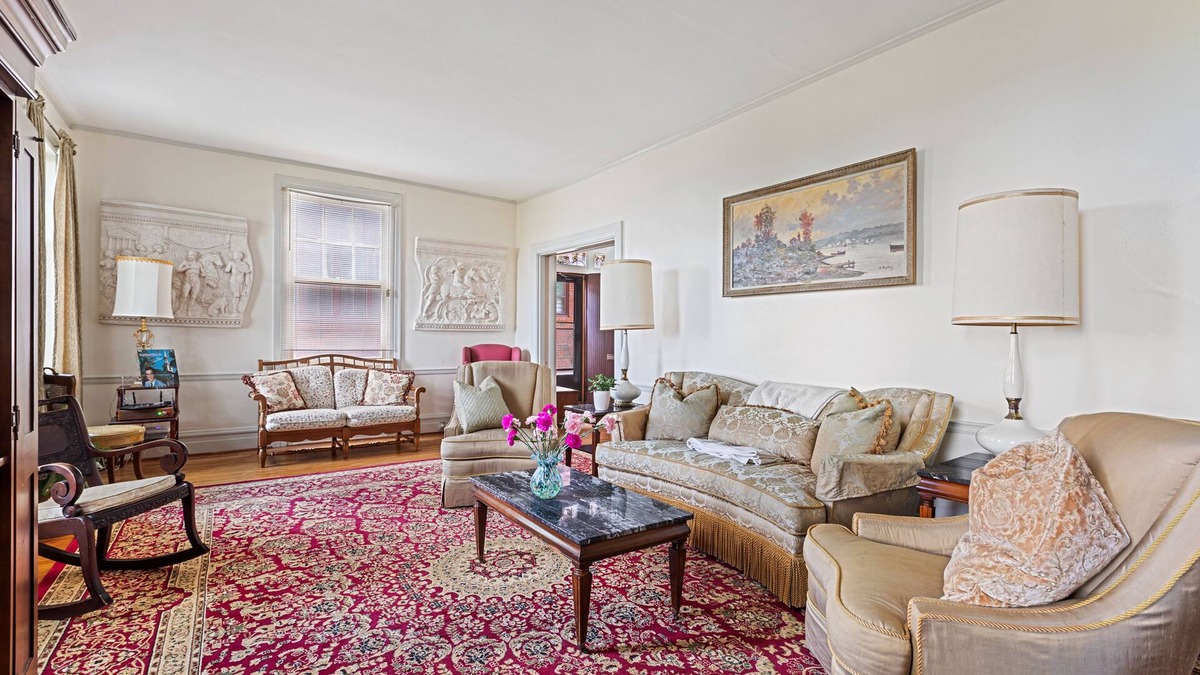 North Oakland House | Best skyline view of CMU/PITT Historical Oakland 5BR storybook house 3000sf