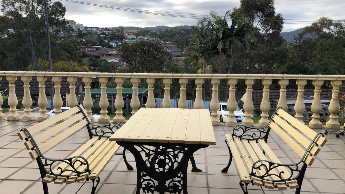 Farmborough Heights House | Best Southcoast home with Mt Kembla view