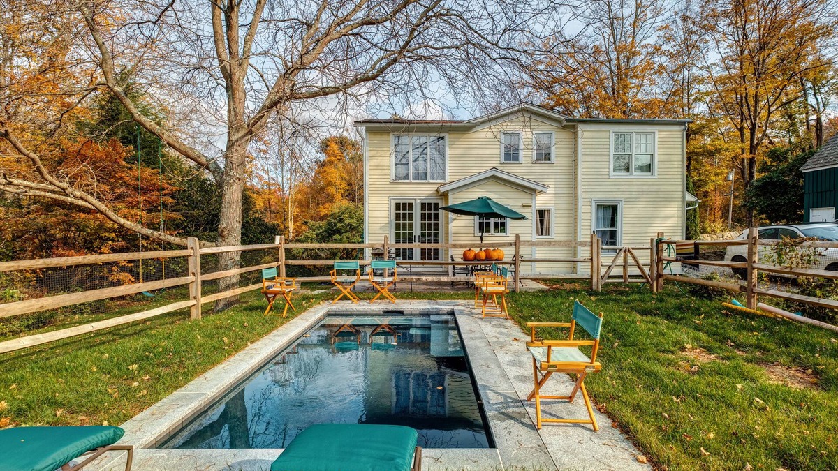 Roxbury House | BEST TOWN ROXBURY! PoshPadsCT"TOPHET 3BR"Ski,Heated Winter Pool/Spa,Bikes,GasBBQ