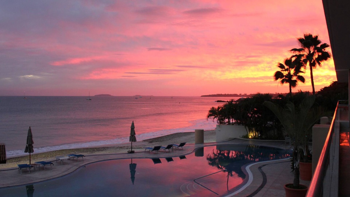 Emiliano Zapata Condo | Best value ! Luxury Beach Front Condo