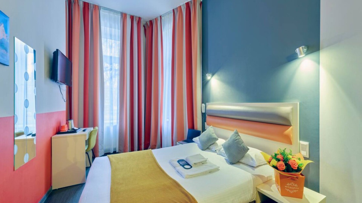 Contades Hotel | Best Value, Quality Stay! Near Museum Œuvre Notre-Dame! Pets are Allowed!