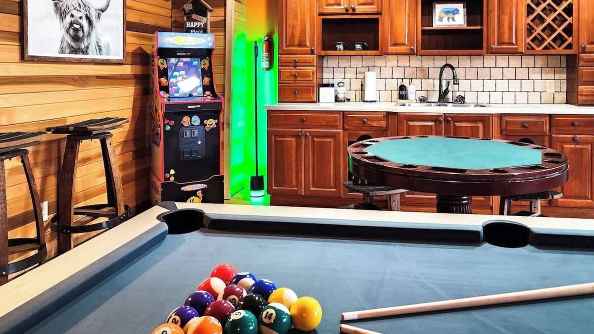 Laurelville Cabin | Best View in Hocking Hills~Hot Tub~Games~Fire Pit