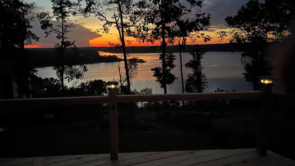 Rogers House | Best Views on Beaver Lake close to Rogers