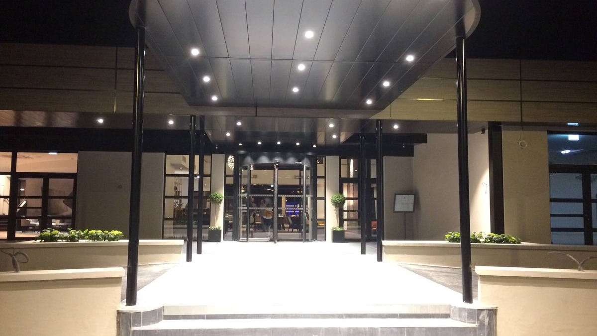 Fresnes-les-Montauban Hotel | Best Western L' Aquarium Arras Nord