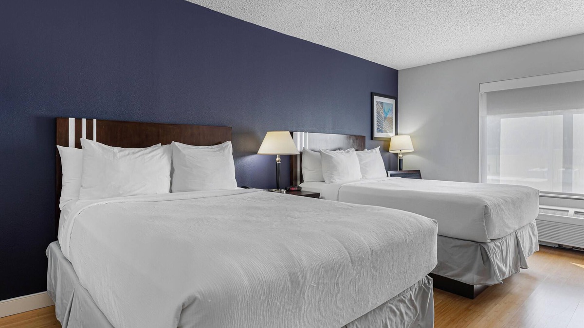 Bentleyville Hotel | Best Western Garden Inn