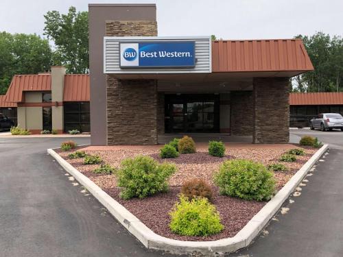Utica Hotel | Best Western Gateway Adirondack Inn