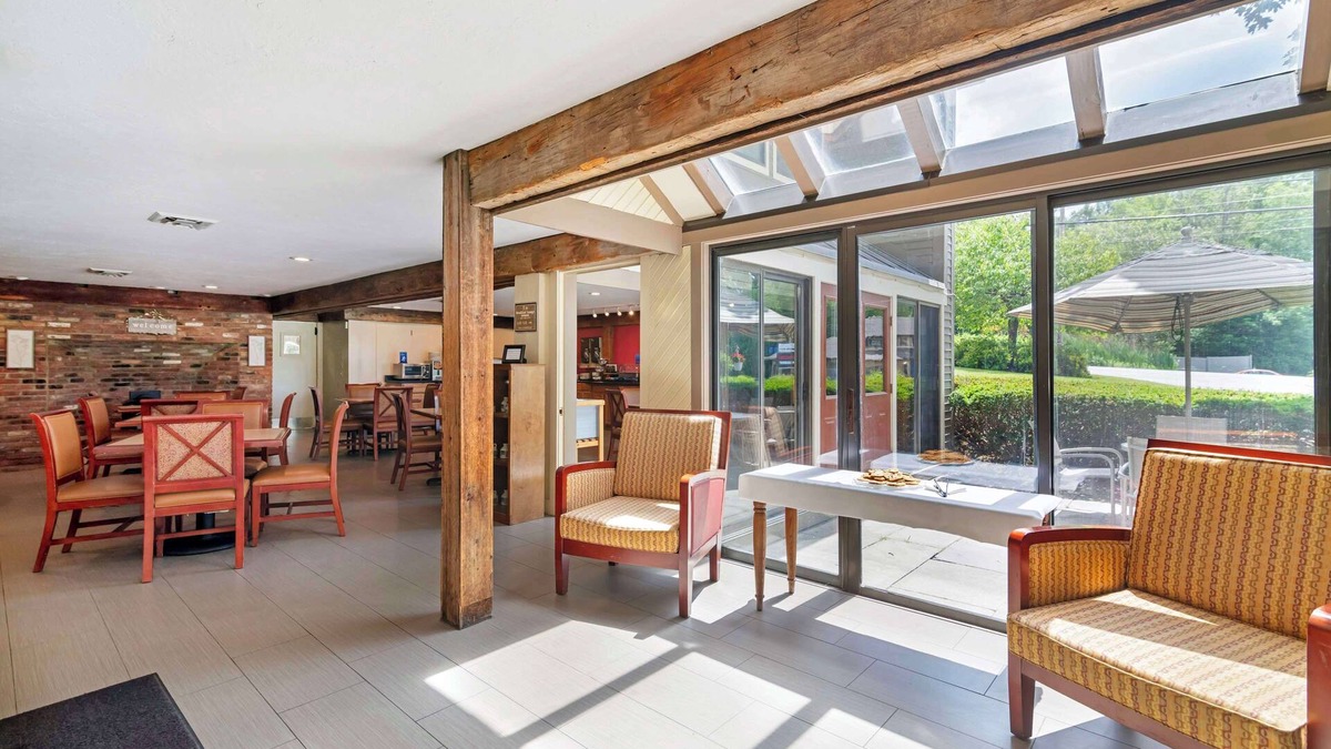 East Haven  Rutland County Hotel | Best Western Inn & Suites Rutland-Killington