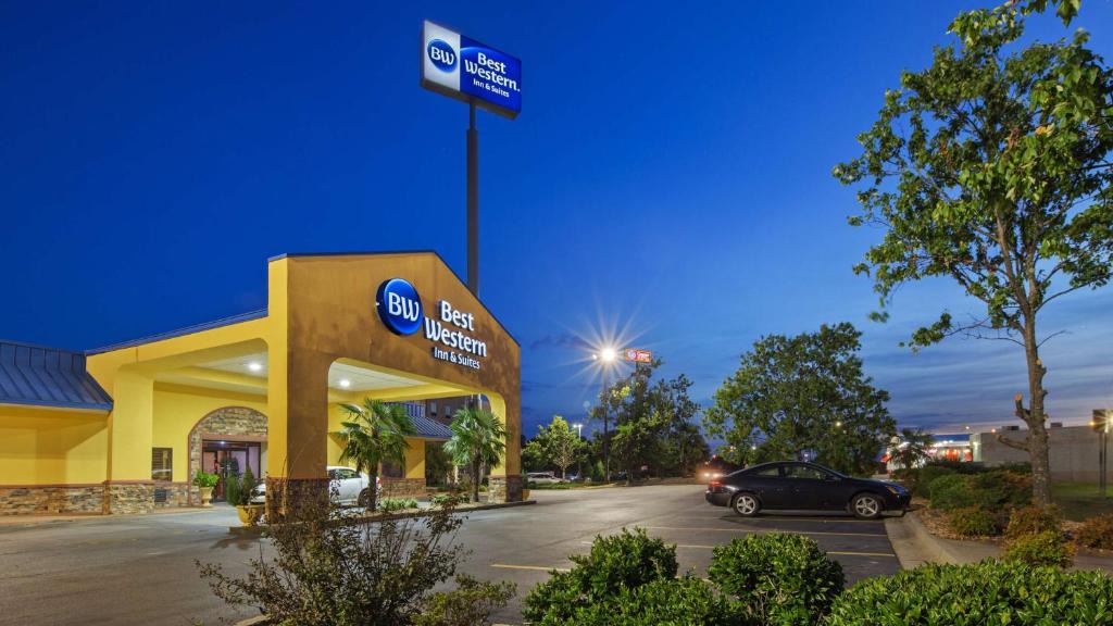 Byron Hotel | Best Western Inn & Suites