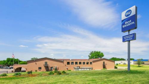 Cherokee Hotel | Best Western La Grande Hacienda