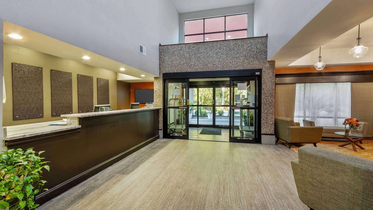 Ladson Hotel | Best Western Magnolia Inn And Suites