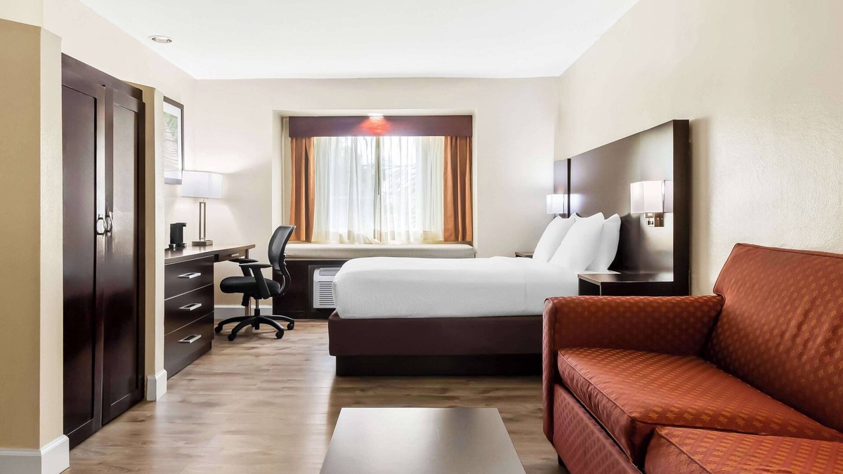 Charleston Hotel | Best Western Patriots Point