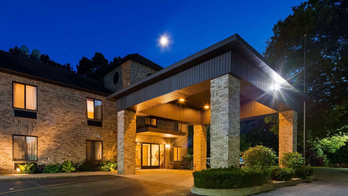 Saugatuck Hotel | Best Western Plaza Hotel Saugatuck