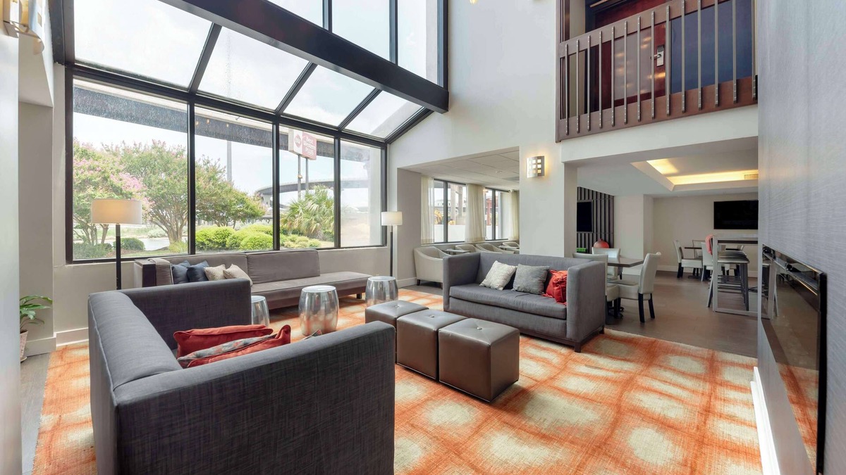 North Loop Hotel | Best Western Plus Austin Central